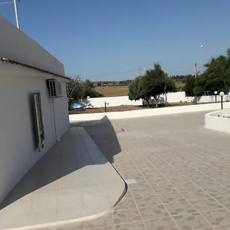 Tanoelvira Guest house *