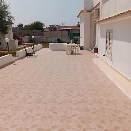 ゲストハウス Tanoelvira レイタニ