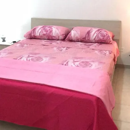 Tanoelvira Guest house *